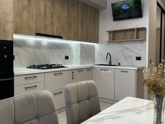 Дизайнерська 1 кім новобудова в центрі готова до проживання Черновцы