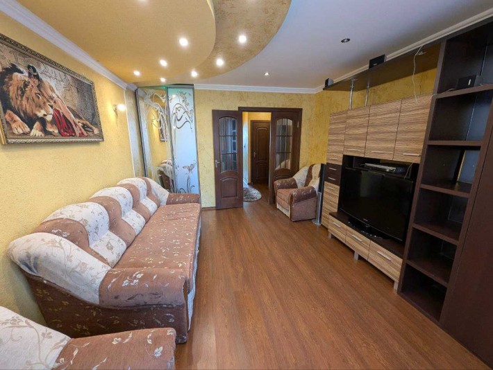 Продається двокімнатна квартира на вулиці Володимирській - фото 1