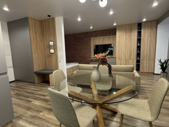 Однокімнатна новобудова з сучасним ремонтом Черновцы