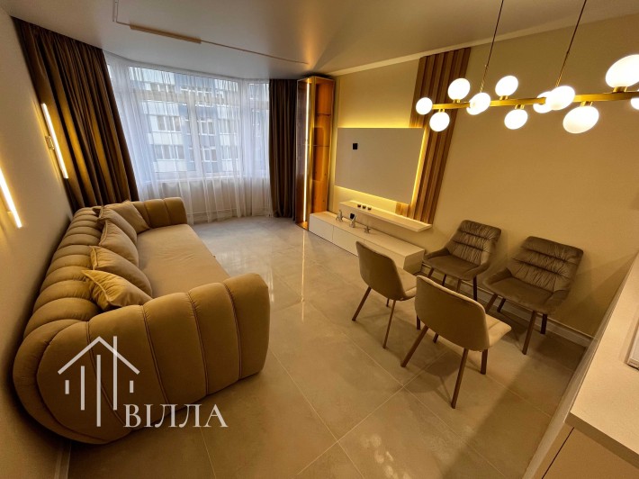 Продам велику 2 кімнатну квартиру з добротним ремонтом - фото 1