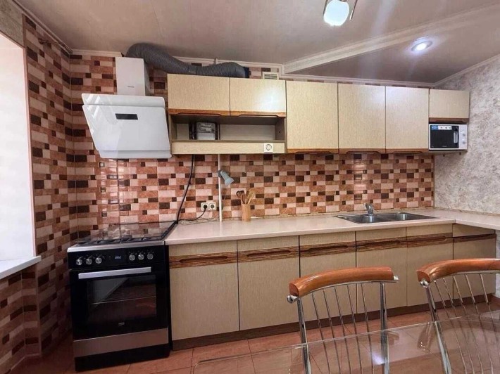 3-кімнатна з ремонтом | 65 м² | Фурманова - фото 1