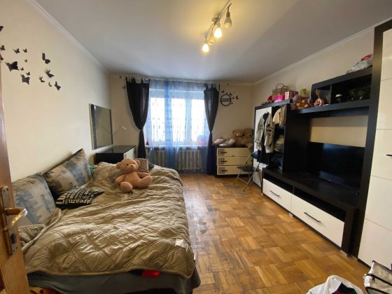 2-кімн. "чешка" по вул. Івасюка ( район Черемош). Черновцы