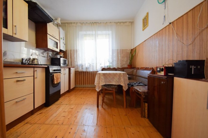 Продаж просторої 5 к. Квартири на вулиці Лучаківського 13 - фото 1