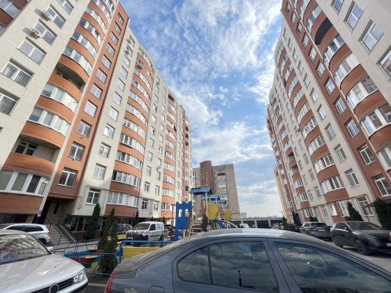 ПРОДАЖ 2 кім з кухнею, вул. Київська Тернопіль