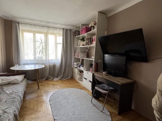 •Продається 3-чешка, кільце южки Чернівці