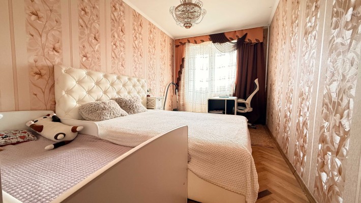 Простора 3-кімнатна квартира в ПЗР — готова до проживання - фото 1