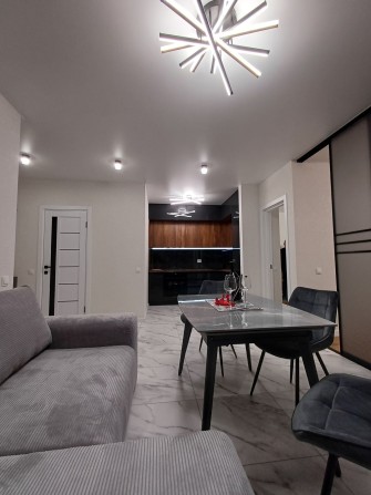 Продаж стильної 3х кімнатної квартири-студії в самому серці міста! - фото 1