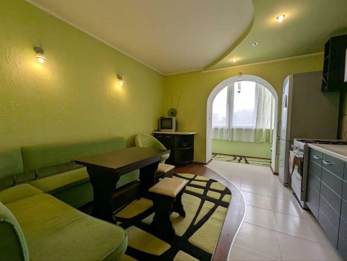 Продається простора 2-кімнатна квартира - фото 1