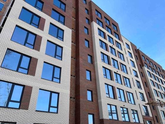 Простора двокімнатна квартира в новобудові на 4 поверсі Черновцы