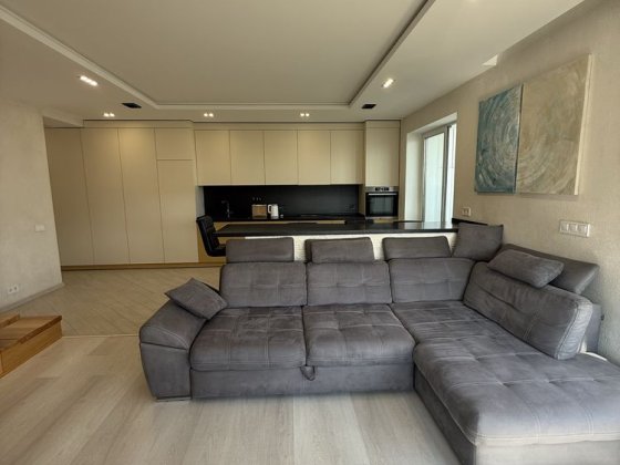 ЦЕНТР! Продам Дворівневу квартиру по Пр.Перемоги Чернігів