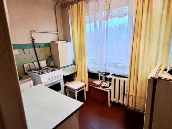 1-кім кв  біля метро Чернігівська! Парк Кіото! Киев