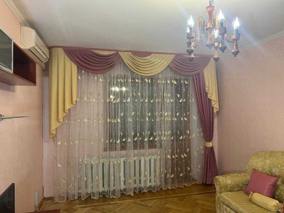 Власник Продаж 2кім квартири  Володимира Івасюка 37 метро Мінська Київ