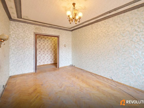 Продаж 3кім. квартири під ремонт, просп. Червоної Калини 34, Троєщина Киев