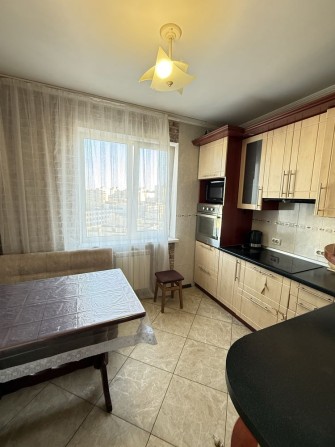 Продам 2-к квартиру Троєщина Бальзака 92А - фото 1