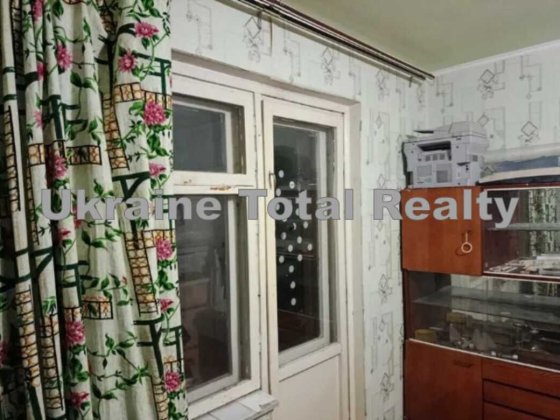 Виноградар! 2 кімнатна квартира 56м2 під ремонт! Пр-т Свободи 6А Київ