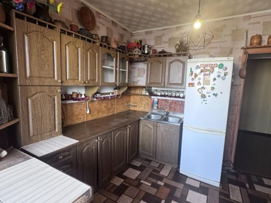 Продам 3-к квартиру, Вишняківська, Позняки, Харківська