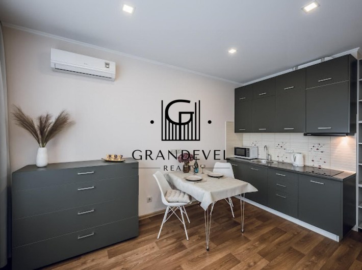 Продаж 1к квартири в ЖК Метрополія по вул. Кам'янська 6, метро Вирлиця - фото 1