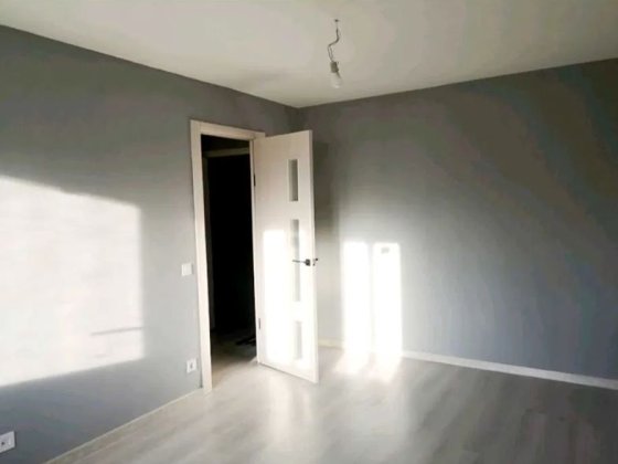 Продаж 1-к квартири вул. Братів Зерових 14а Киев