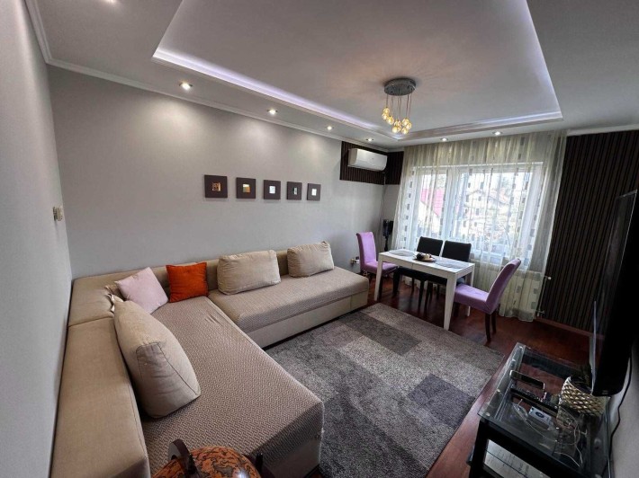 Продаж трикімнатної квартири - фото 1