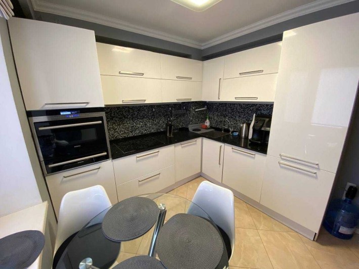 Без %, Продаж 3к квартири 63 кв. м на вул. Шовковична 48, Лiпки - фото 1