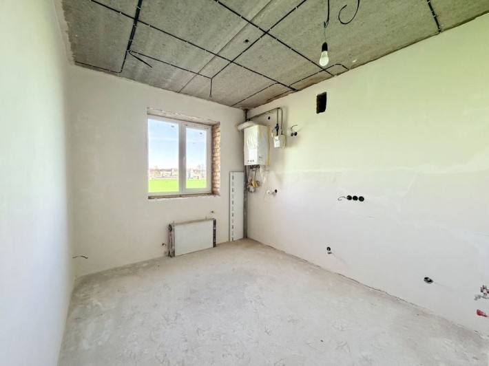 Квартира у зданому будинку з чистовим ремонтом - фото 1