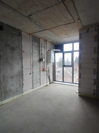 Продаж 2-х кімнатної просторої квартири у новому будинку - фото 1