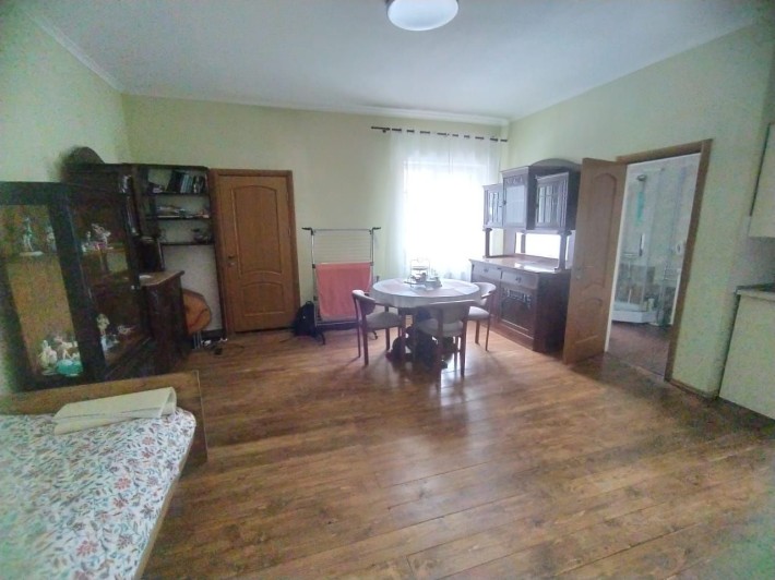 1 кімнатна у будинку з заднім двором вул.Кишинівська - фото 1