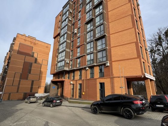 Продаж 3х кім квартири з ремотном РІВНЕНСЬКА Чернівці