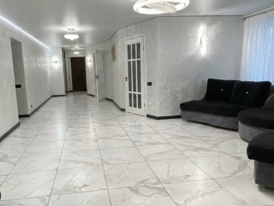 Пентхаус-рівень на Вишеньці: 5-к квартира з ремонтом та меблями Вінниця