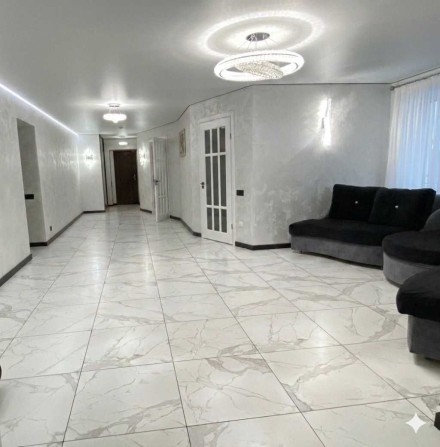 Пентхаус-рівень на Вишеньці: 5-к квартира з ремонтом та меблями - фото 1