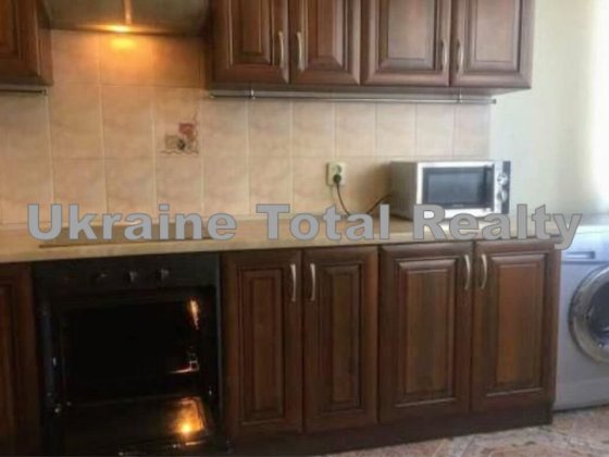 Продаж чудової 2 кімнатної квартири біля метро Позняки! Вул. Мишуги 8