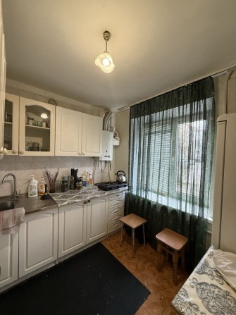 Продам 2 кімнатну квартиру - фото 1