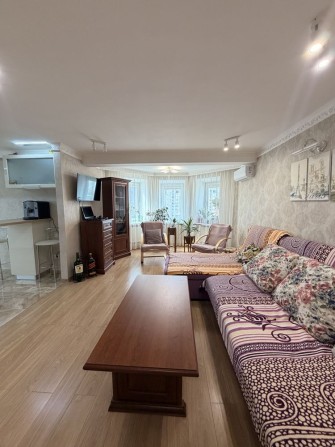 Продаж просторої 3 кімнатної квартири   ЮТ - фото 1