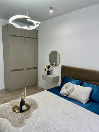 Продам 2 кімнатну квартиру 71 кв. - фото 1