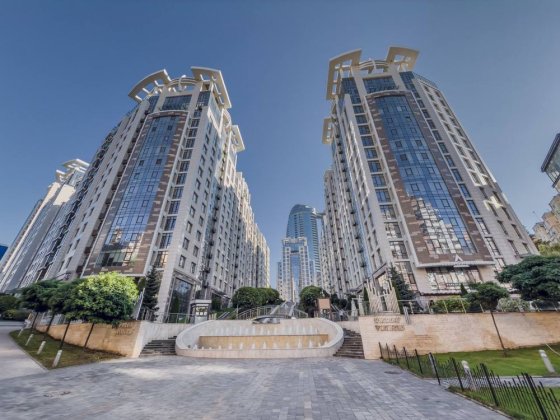 Бульвар Фонтанів, Саперне поле 3, Печерськ. Від власника!