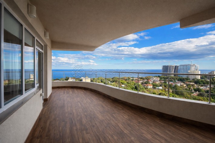 Видовая квартира с террасой на Французском бульваре. - фото 1