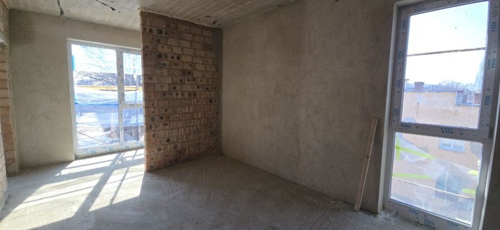 Простора однт кумнатна новобудова 50 кв.м. - фото 1