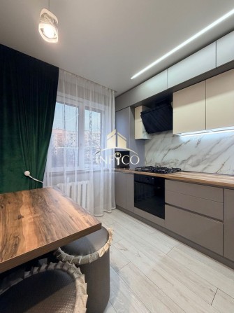 Продаж трикімнатної квартири з якісним ремонтом, ПЗР - фото 1