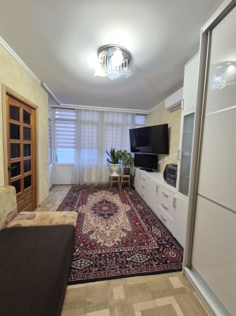 Продам двокімнатну квартиру поруч з Ляльковим театром - фото 1