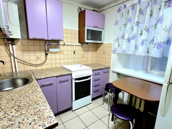 2 кімнатна квартира в центрі міста біля ринку Черкассы