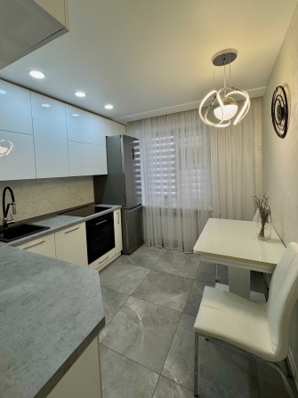 Гарна 1-кімнатна квартира , меблі + техніка, район Градецького v714 - фото 1