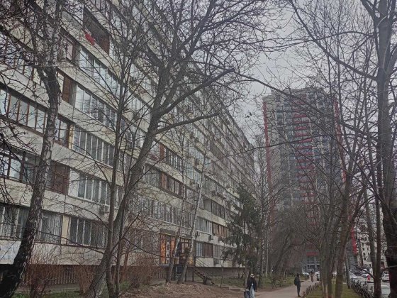 Фасадна 3-кімнатна під комерцію поруч з метро Печерська Київ