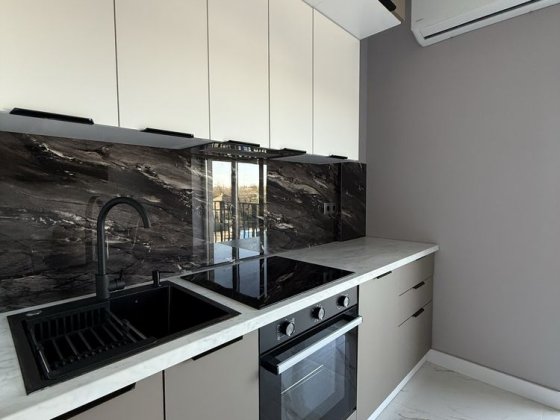 Продаж просторої світлої квартири Ужгород