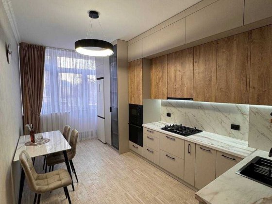 Продається 1-кімнатна квартира по вул. Київська Черновцы