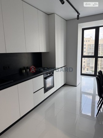 Однокімнатна квартира з якісним дизайнерським ремонтом. - фото 1