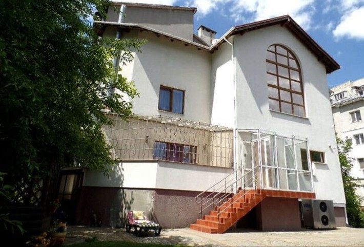 Продаж шикарної квартири з окремим входом і гаражем - фото 1