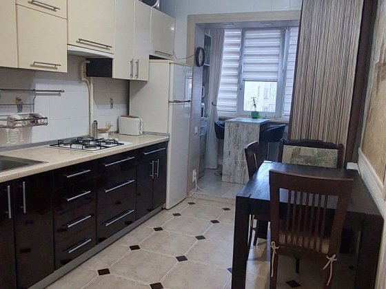 Квартира поряд з Голлівудом!! Є-Відновлення! Чернігів