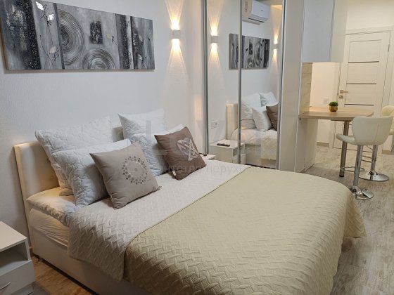 Апарт-готель ЖК Караваєві Дачі, Польова 73, бізнес під оренду Киев