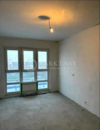 Гмирі Бориса, 22б, Патріотика; - фото 1