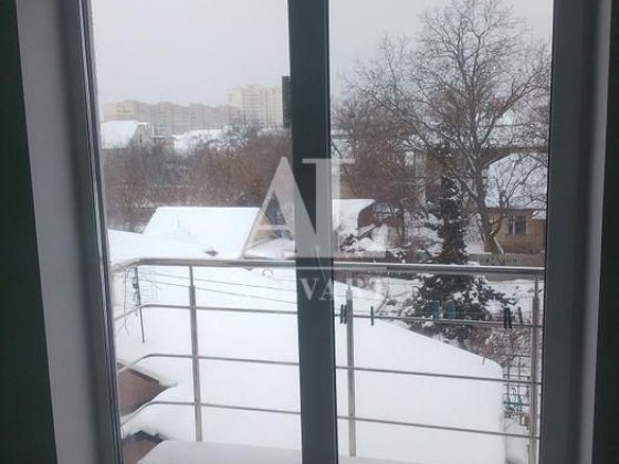 Продаж 1 квартири 26,1 м² с ремонтом и маленьким балконом Белічі Киев